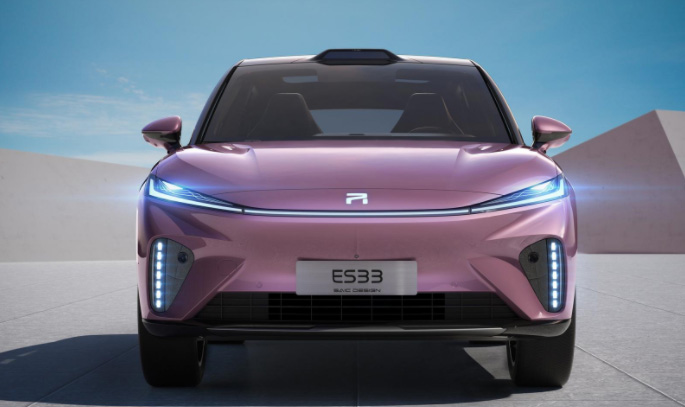 智能纯电时代，解读“R汽车”ES33的高级感