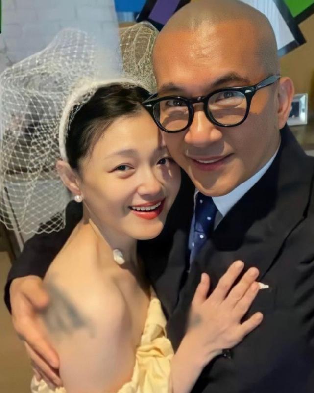 汪小菲喊话老婆早生贵子 张兰开心亲自上手抹蛋糕